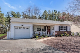72 Millbrook Dr, Toms River, NJ 08757