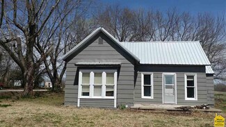 311 A St, Deepwater, MO 64740