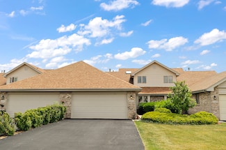 18435 Lakeview Cir W, Tinley Park, IL 60477