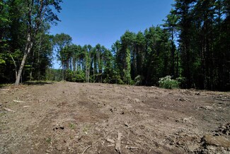 40 Cross Rd, Hooksett, NH 03106