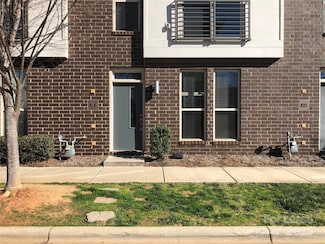 919 Warren Burgess Ln, Charlotte, NC 28205