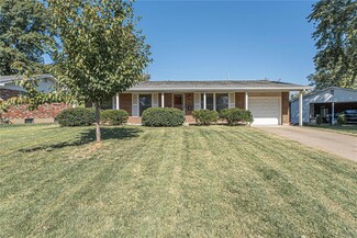 1315 Chargene St, Saint Charles, MO 63301