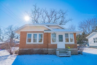 114 W Lyons St, Rio, WI 53960