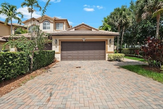 816 W Village Cir, Davie, FL 33325