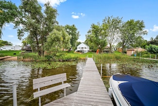 1266 E Green Lake Dr, West Bend, WI 53090