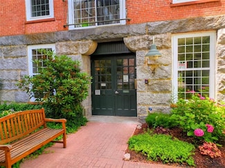 2 School St Unit 217, Lincoln, RI 02865