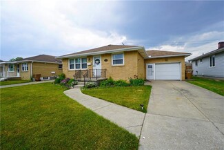 45 Bay Ln, Buffalo, NY 14225