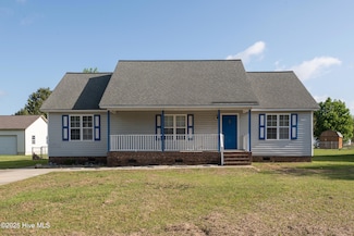 518 Shadow Ridge Dr, Winterville, NC 28590
