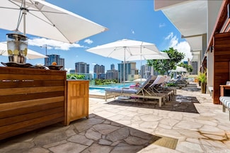 2139 Kuhio Ave Unit D1101, Honolulu, HI 96815