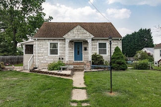 310 E Spotswood Ave, Elkton, VA 22827