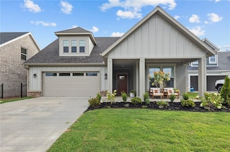 4385 W Huron Loop, Fayetteville, AR 72704