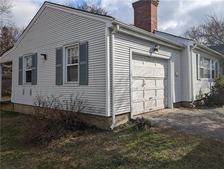 67 Mulberry Rd, Bristol, RI 02809
