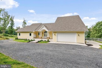 130 Ashley Woods Ln, Bluemont, VA 20135