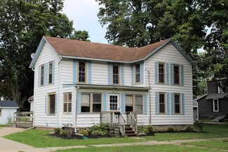 106 W Park St, Morrison, IL 61270