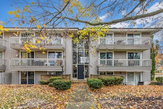 2581 Ridgecroft Dr SE Unit 102, Grand Rapids, MI 49546
