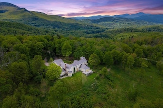 1097 Taber Ridge Rd, Stowe, VT 05672