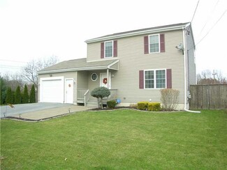 203 Blade St, Warwick, RI 02886