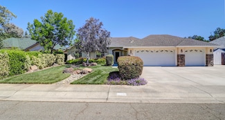 2654 Queens Way, Redding, CA 96001