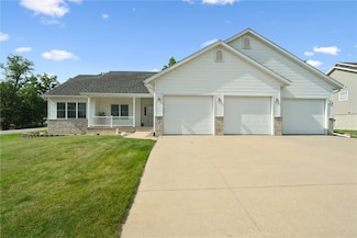 4118 Paradise Ct NW, Cedar Rapids, IA 52405