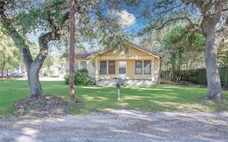 1003 Prairie St, Columbus, TX 78934