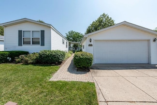3189 Jeanette Ave, Park City, IL 60085