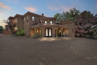 746 Chamisal Rd NW, Albuquerque, NM 87107