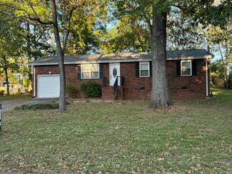 317 Longwood St, Chickamauga, GA 30707