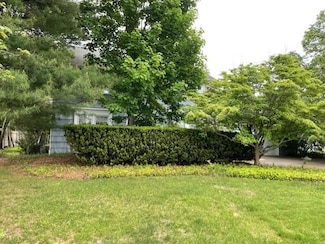 80 Annandale Rd, ComMacK, NY 11725