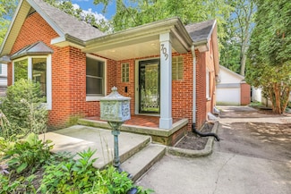 709 W Vermont Ave, Urbana, IL 61801