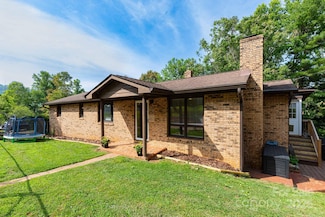 15 Gaddy Rd, Weaverville, NC 28787
