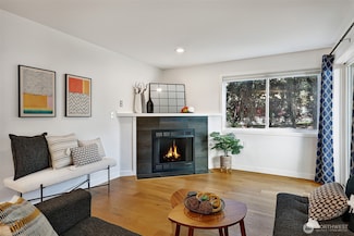 2512 E Madison St Unit 401, Seattle, WA 98112