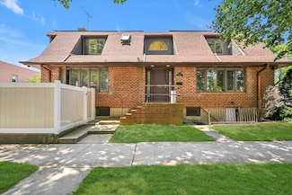 73-04 173rd St, Fresh Meadows, NY 11366