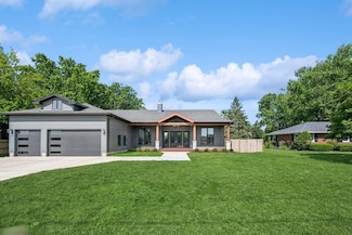 2104 Shermer Rd, Northbrook, IL 60062