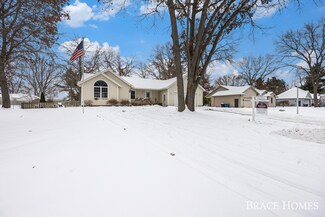 3466 Whispering Woods Dr, Muskegon, MI 49444
