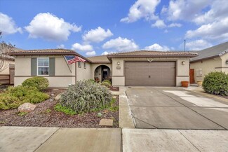 233 Moorpark Dr, Hollister, CA 95023