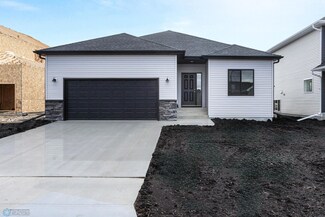 6640 32nd St S, Fargo, ND 58104
