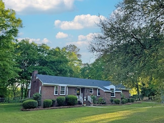 303 W Farley Ave, Laurens, SC 29360