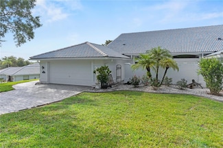 6048 Topsail Rd, Lady Lake, FL 32159
