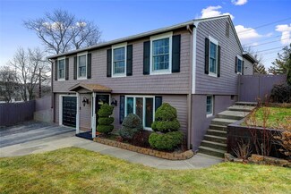 4 Tanglewood Dr, West Warwick, RI 02893