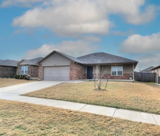 11104 NW 99th St, Yukon, OK 73099