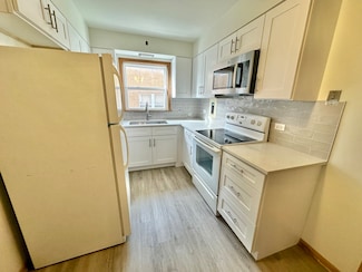 7845 W Lawrence Ave Unit 11, Harwood Heights, IL 60706