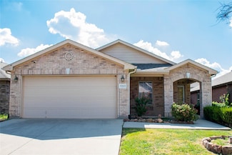 5213 Mirror Lake Dr, Haltom City, TX 76117