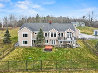 431 Mann Hill Rd, Holden, ME 04429