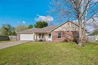 2823 N Brandi Ave, Fayetteville, AR 72701