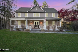 121 Millcreek Ct, Milford, PA 18337