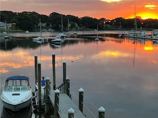 16 Leslie Ave, Barrington, RI 02806