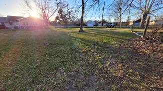 909 Cedar Dr, La Marque, TX 77568