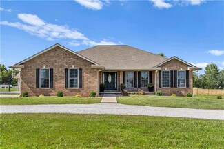 14859 E Rebel Rd, Nevada, MO 64772