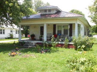 555 John St, Plainville, IN 47568