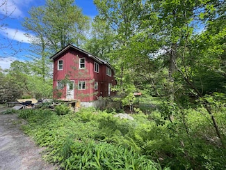 130 Beechnut Ln, Putney, VT 05346